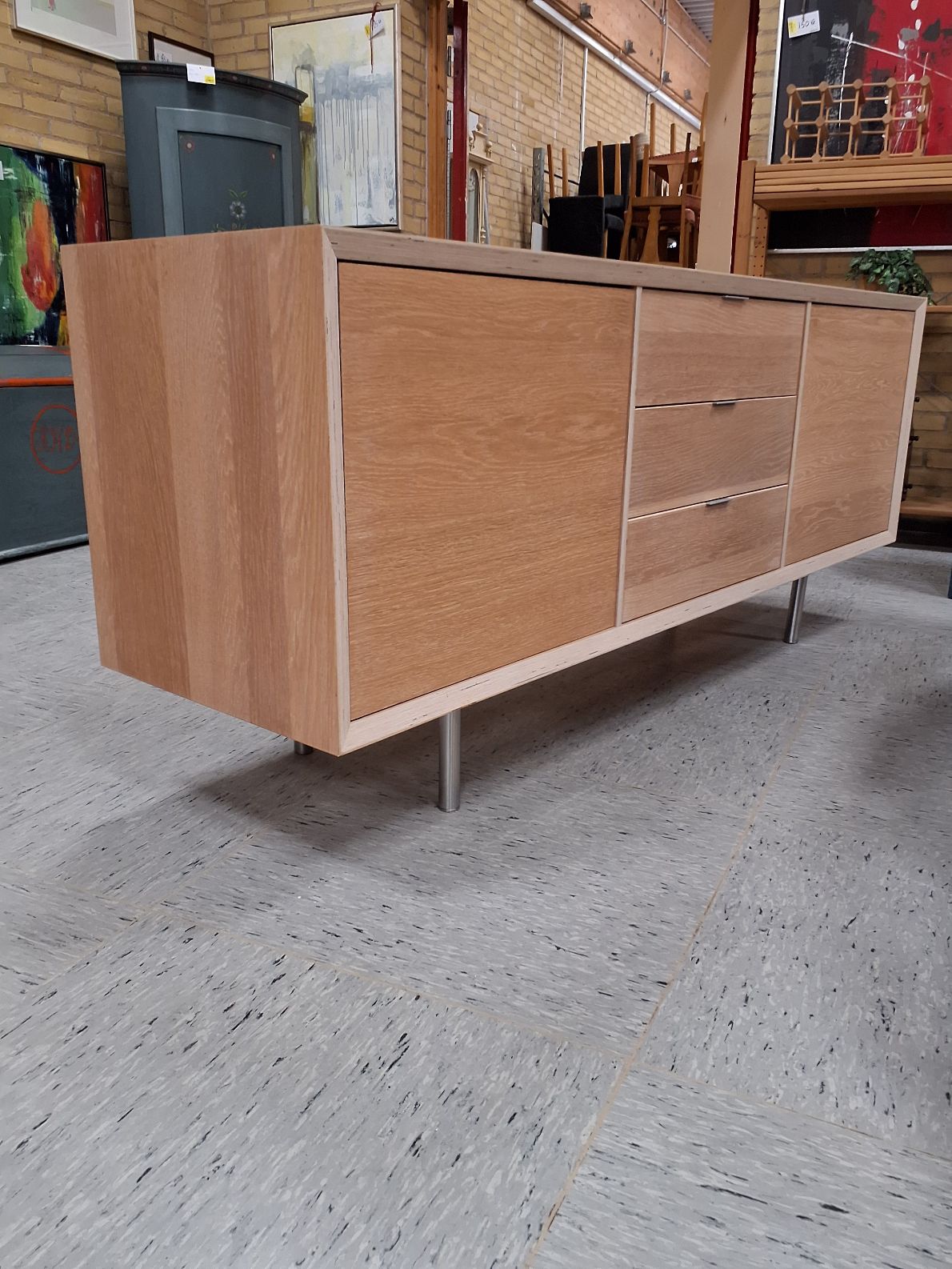 Stor lys kommode